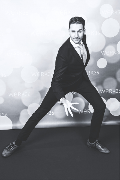 Team Robert Günther Ballroom Standard Latein tanzen WCS Swing Tanzlehrer Inhaber ADTV Tanzschule weRK36 Berlin Schöneberg Tempelhof 400x600px